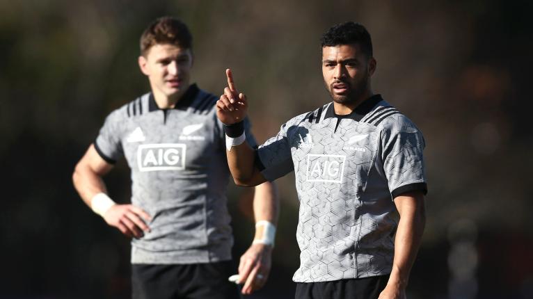 Richie Mo'unga, Beauden Barrett training
