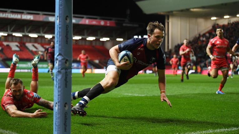 Ioan Lloyd scores