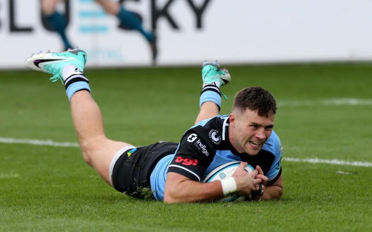 Mason Grady scores a try for Cardiff