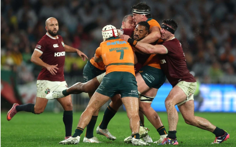Bundee Aki
