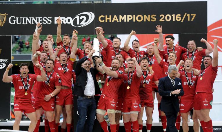 Scarlets celebra el título de Pro12