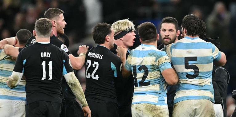 Lucha en el túnel de Inglaterra