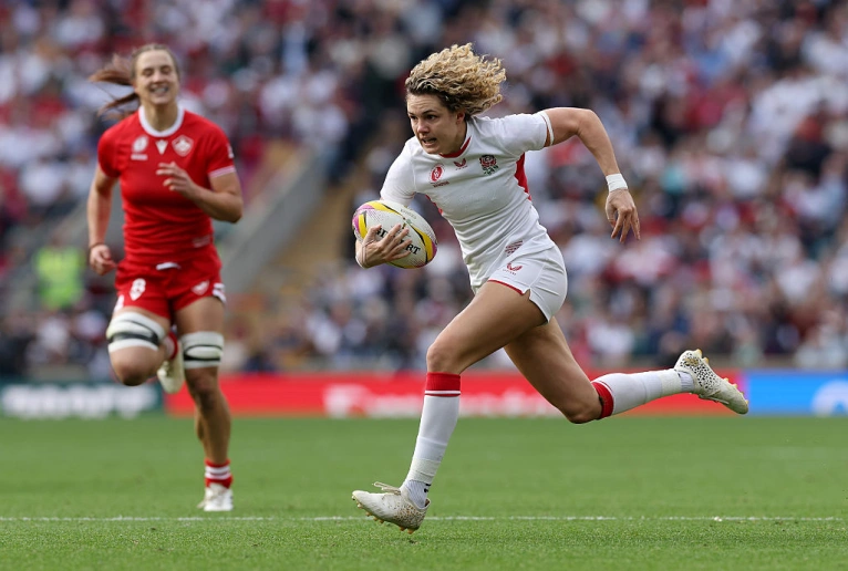 Ellie Kildunne of England