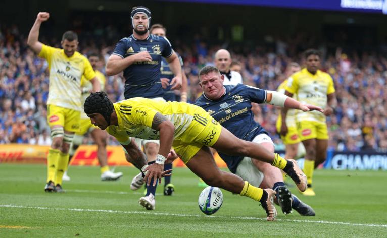 UJ Seuteni scores a try for La Rochelle against Leinster