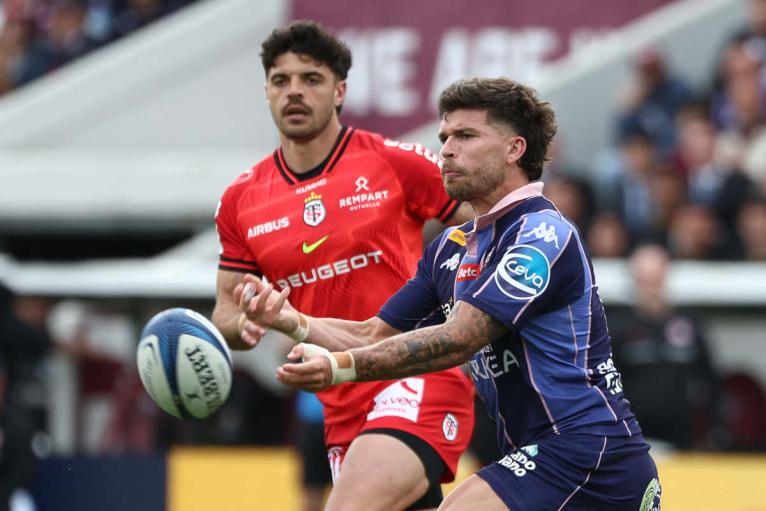 Matthieu Jalibert and Romain Ntamack