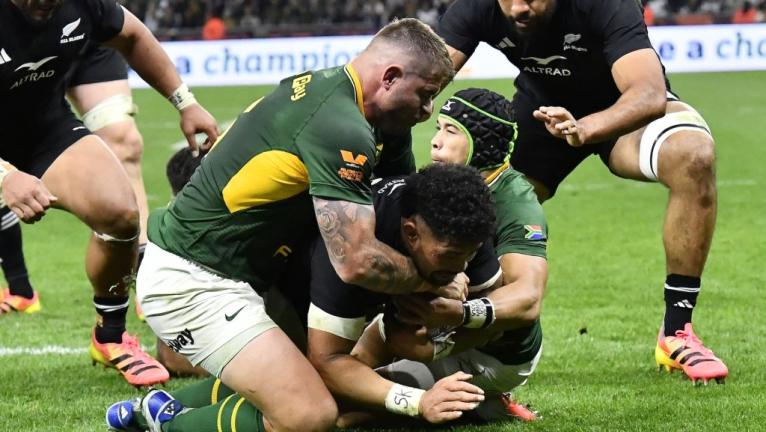 Ardie Savea of New Zealand