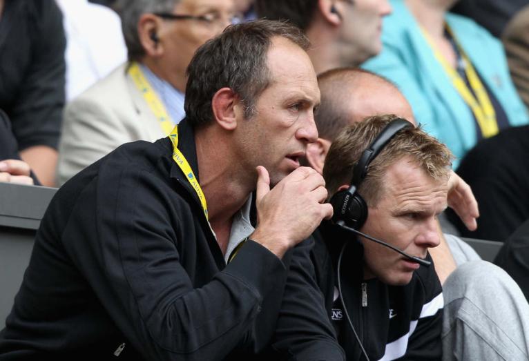 Brendan Venter speaks with Mark McCall during the 2011 Premiership final