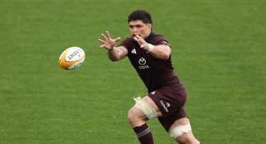 All Blacks refresh tight five and overhaul bench for Bledisloe II