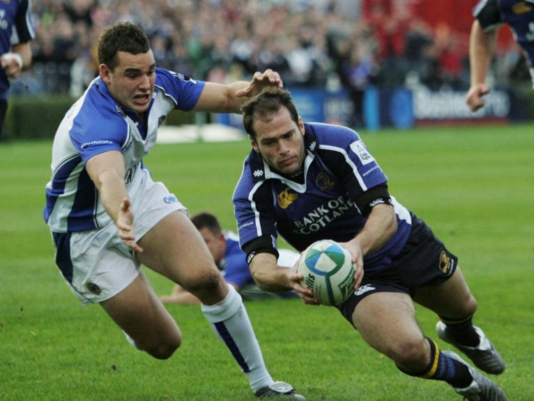 Felipe Contepomi scores a try for Leinster against <a href=