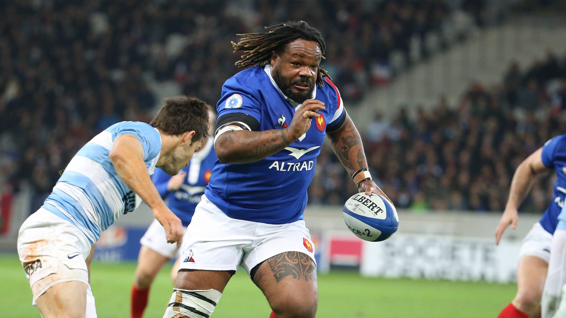 Bastareaud set to miss out with France's shock centre selection