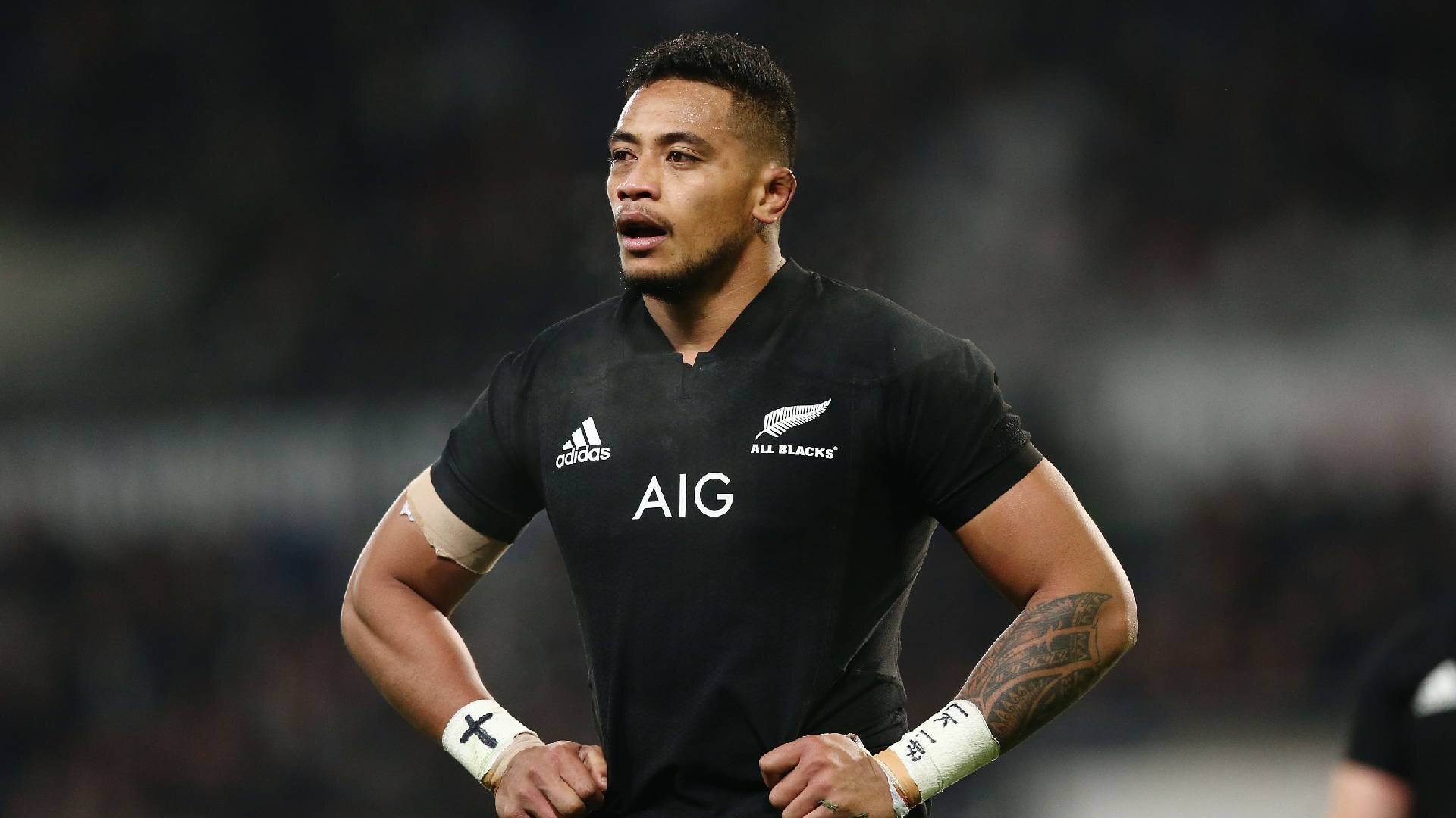 All black перевод. Улиули Фифита. Ioane King. Powhiri. Vaea KHEWO.