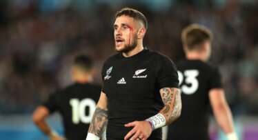 Text messages reveal how serious TJ Perenara is about NRL switch