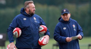 Self-isolating player forces Jones to make change to England squad