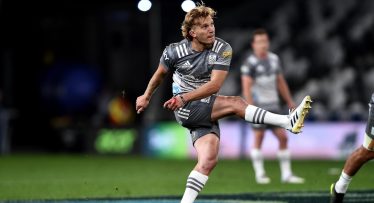 Chiefs edge Highlanders in Dunedin in Super Rugby Aotearoa golden point thriller