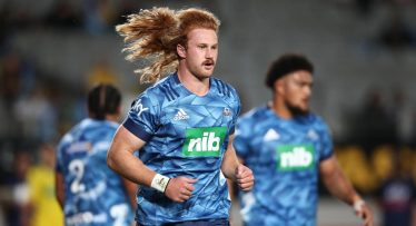 Tom Robinson retains captaincy as Blues make one change to starting side for Highlanders clash