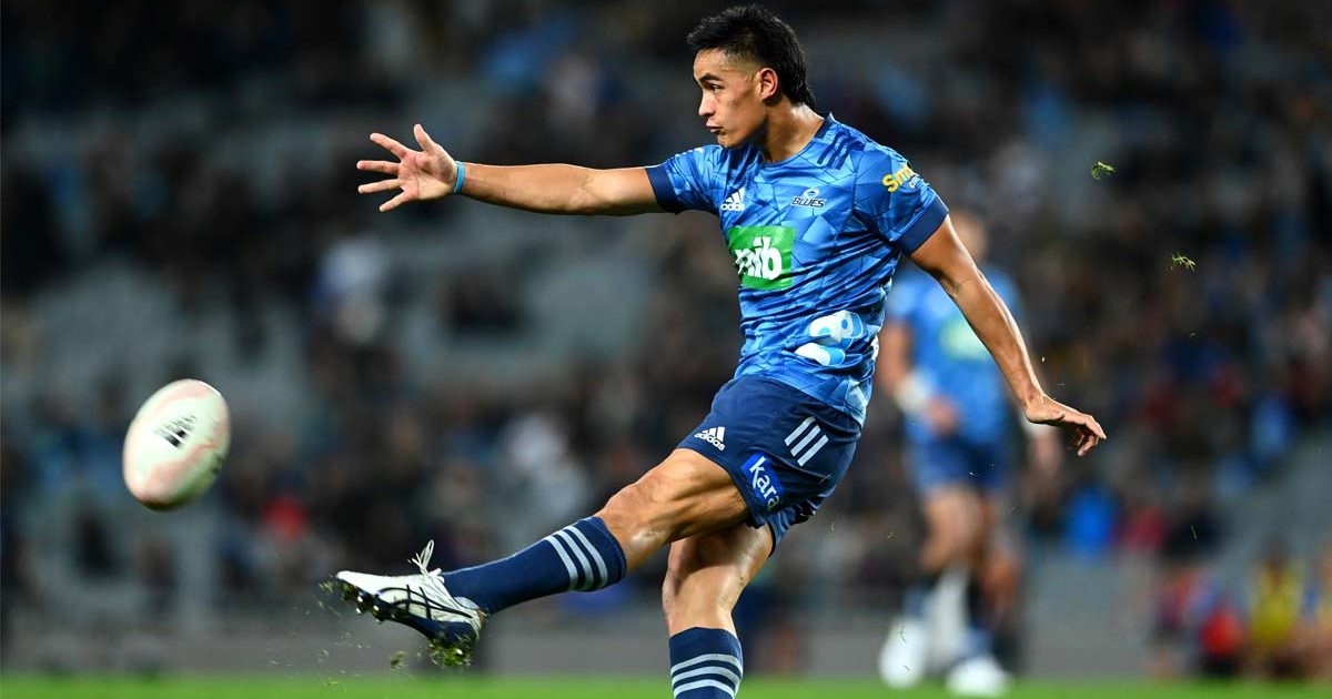 Zarn Sullivan's breakout campaign with the Blues finishes with a flourish as the young fullback draws Beauden Barrett comparisons