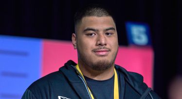 Former rugby player becomes the heaviest athlete in the NFL