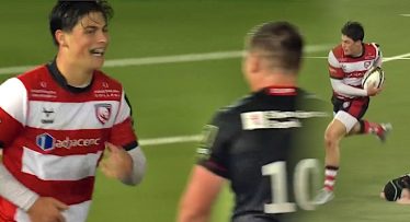 Watch - Rees-Zammit smiles at Farrell after sensational solo try