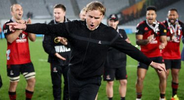 'I'm smashing my TV': Former All Black unhappy with Crusaders coach Robertson