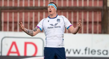 Nigel Owens' 'clear message' after controversial Glen Young yellow