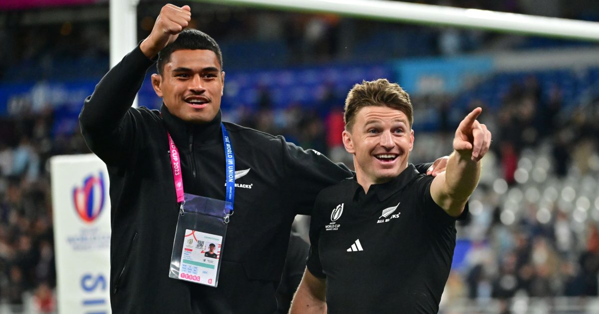 England v New Zealand: Dan Carter's 100th cap motivates All Blacks