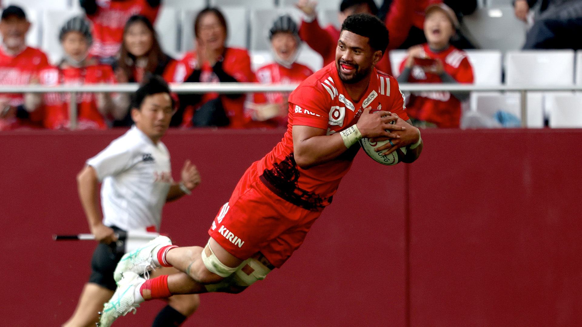 Ardie-Savea-Kobelco-Steelers.jpg