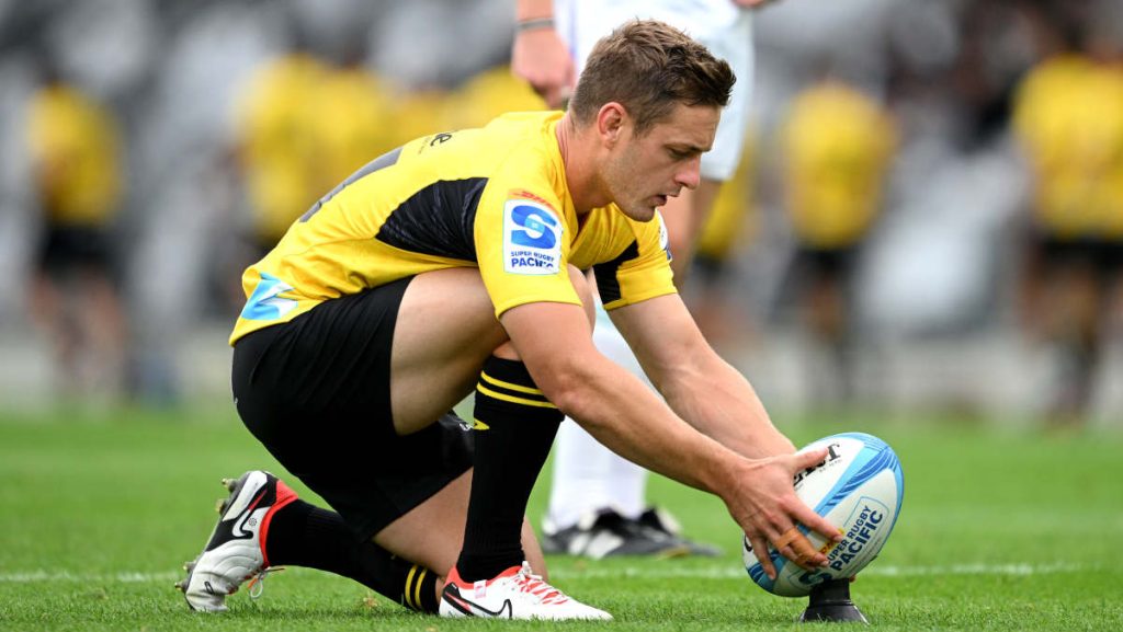 https://eu-cdn.rugbypass.com/wp/wp-content/uploads/2024/05/Hurricanes_BrettCameron_linesupgoalkick_resized_GettyImages-1999122164-e1746162546631-1024x577.jpg