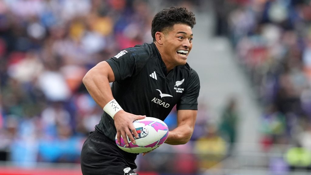 https://eu-cdn.rugbypass.com/wp/wp-content/uploads/2025/05/Tone-Ng-Shiu-All-Blacks-Sevens-1024x576.jpg