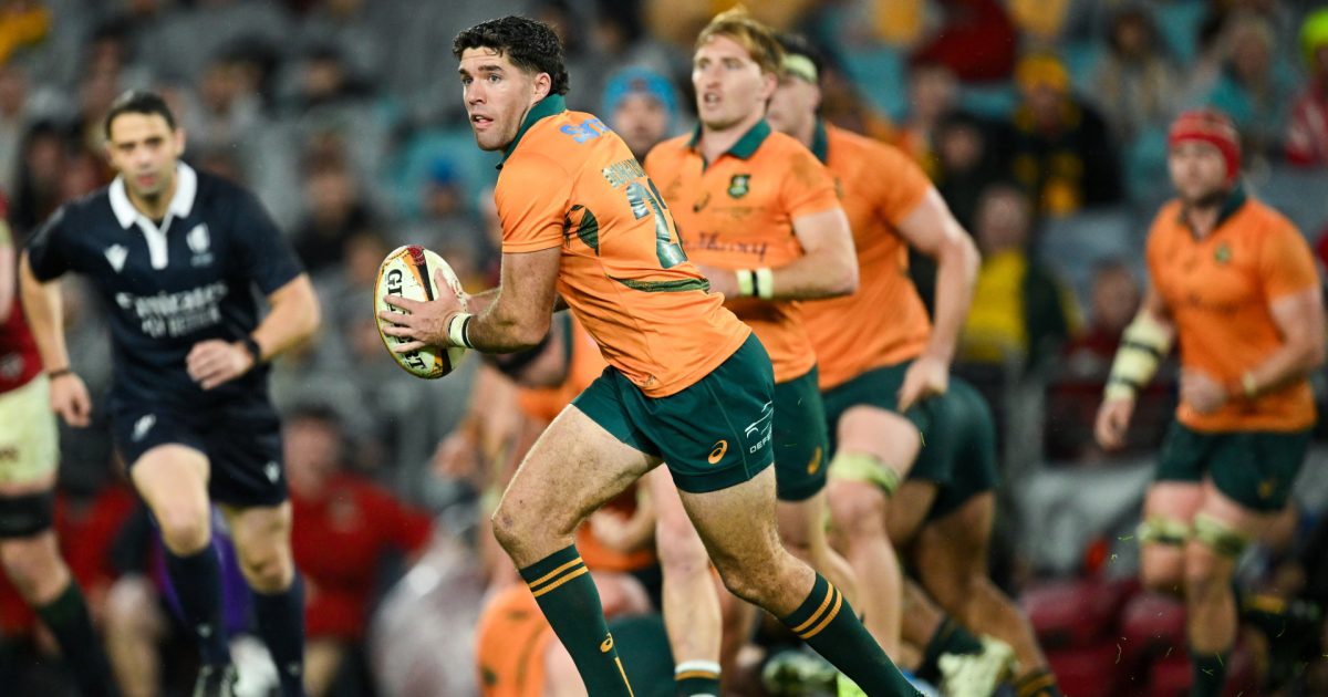 Wallabies coach Kiss explains thinking behind latest fly-half change