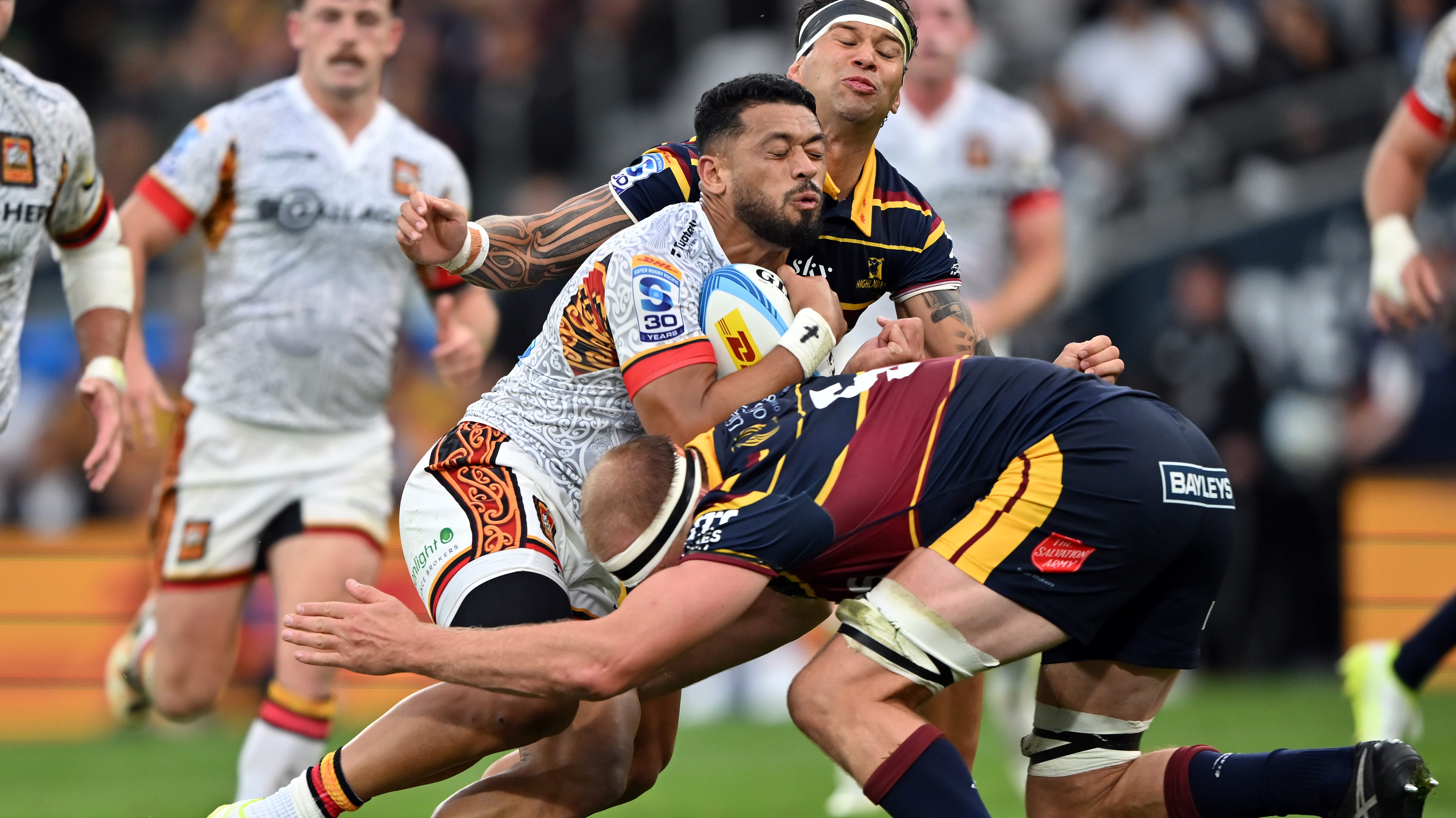 Chiefs escape Dunedin with narrow victory over rising Highlanders