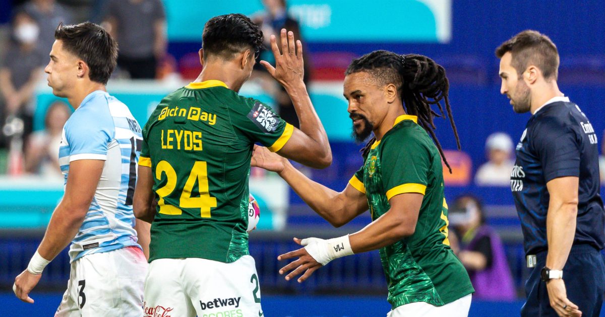 Ruthless Blitzboks shut out Argentina to reach Hong Kong Sevens quarters - Rugbypass.com thumbnail