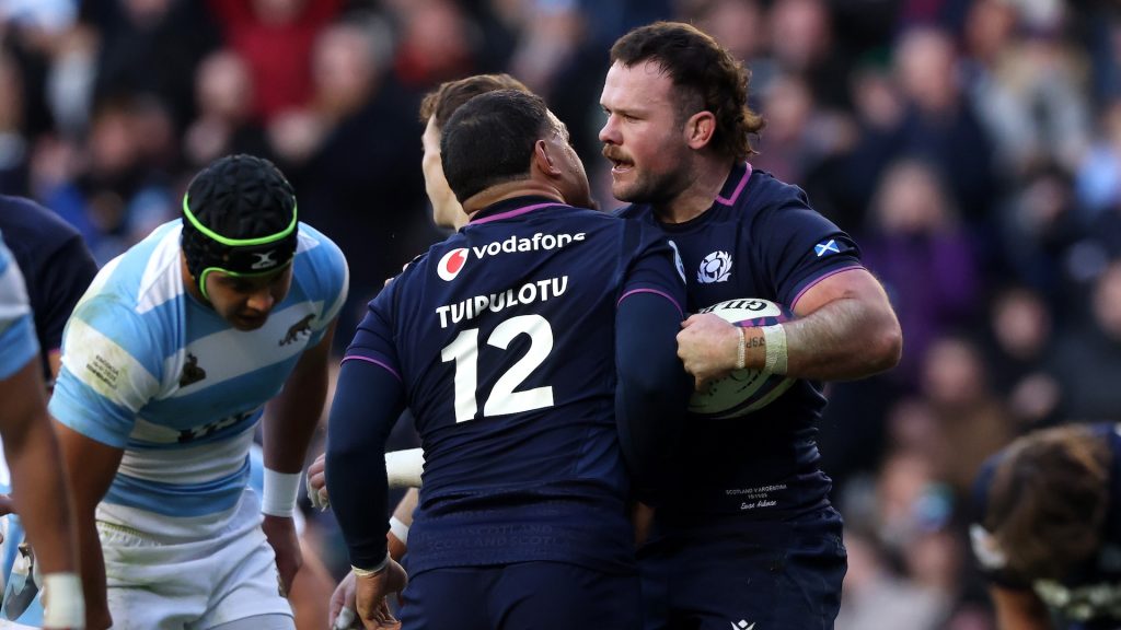 Ewan Ashman renueva contrato con Edinburgh hasta 2030