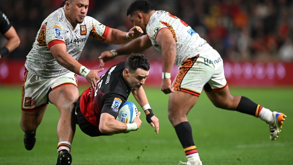 Crusaders, otra vez en vilo por una molestia en el gemelo de Will Jordan