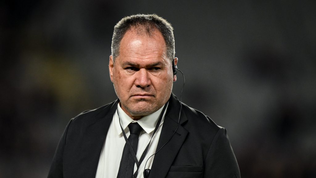 'I'm not going to play mind games': Rennie sidesteps 'pressure' question