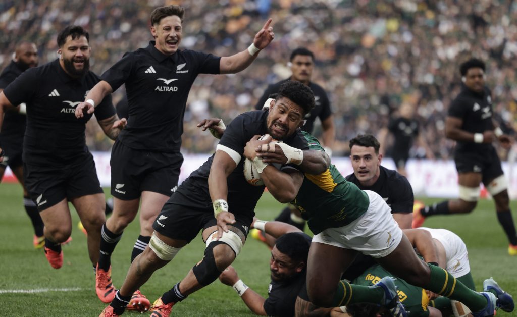Springboks not trying to 'contain' All Blacks attack says Erasmus