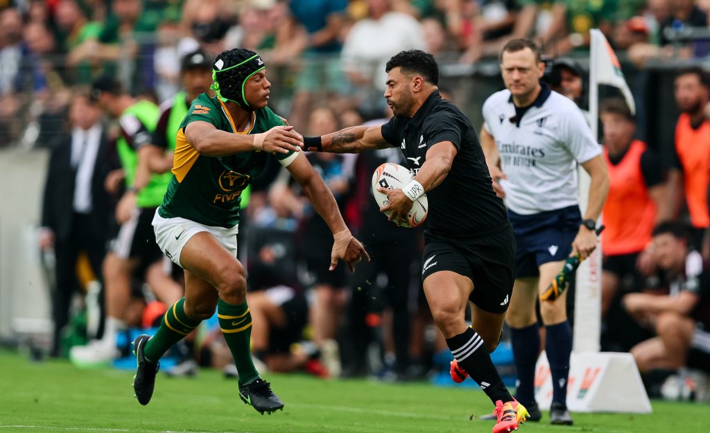 'World class': Neil Barnes weighs in on Richie Mo'unga's Test return