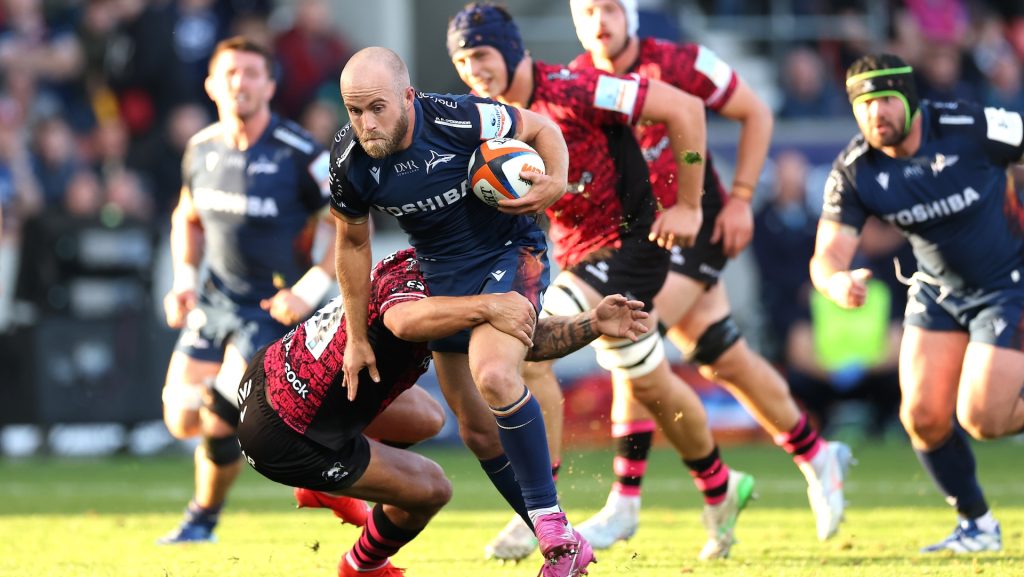 When Sale expect Xavier Roe back after flying home to New Zealand