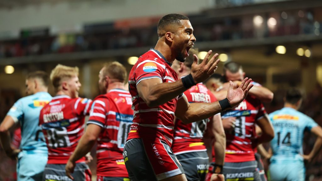 Gloucester soar to top of PREM after dismantling hapless Harlequins