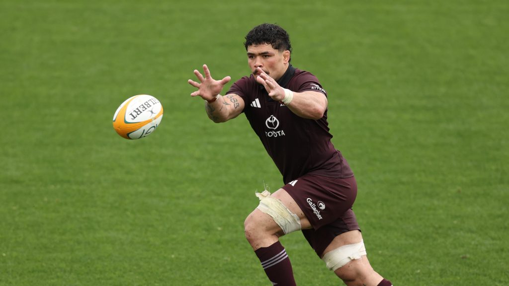 All Blacks refresh tight five and overhaul bench for Bledisloe II
